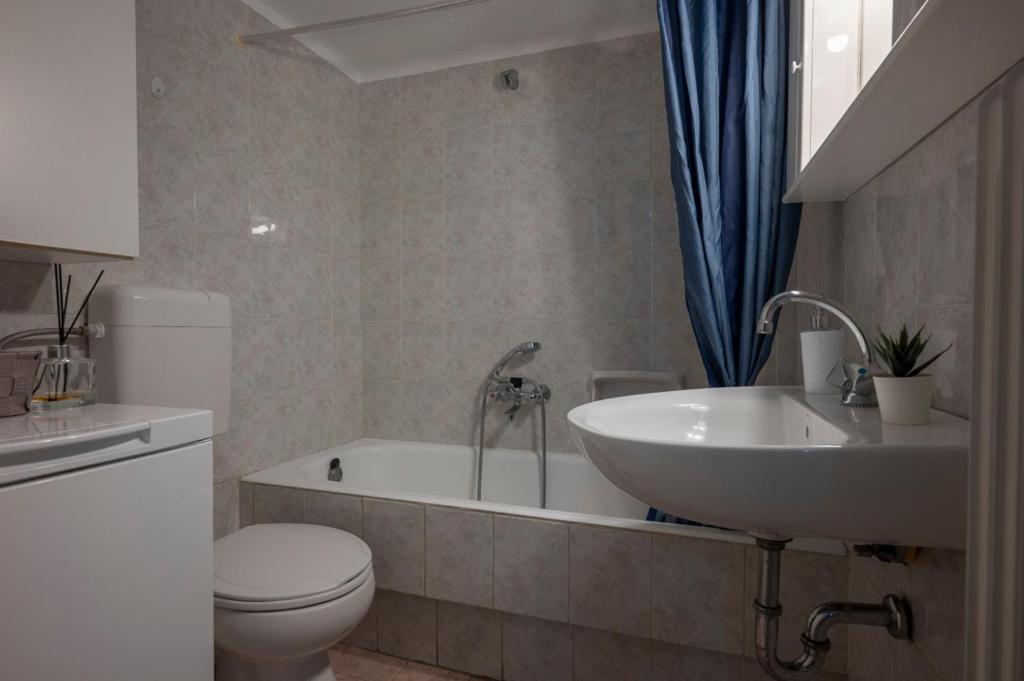 Apartament διπλα σε μετρο , κοντα στην ακροπολη Atena